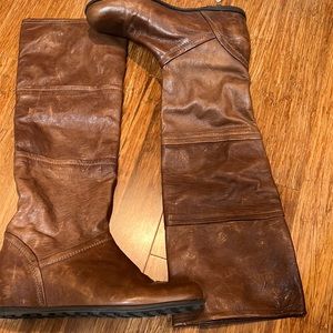 Beautiful Stuart Weitzman leather boots size 8.5